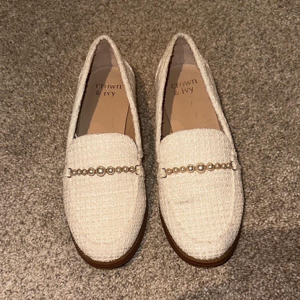 Crown & Ivy Cassia Chic Ivory women’s Loafers